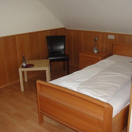 Hotel Restaurant Zum Schlossberg Wadern Buitenkant foto